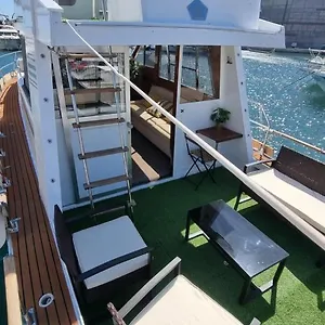  Bateau-hôtel Charming Boat House In Barcelona With Big Terrace And Solarium